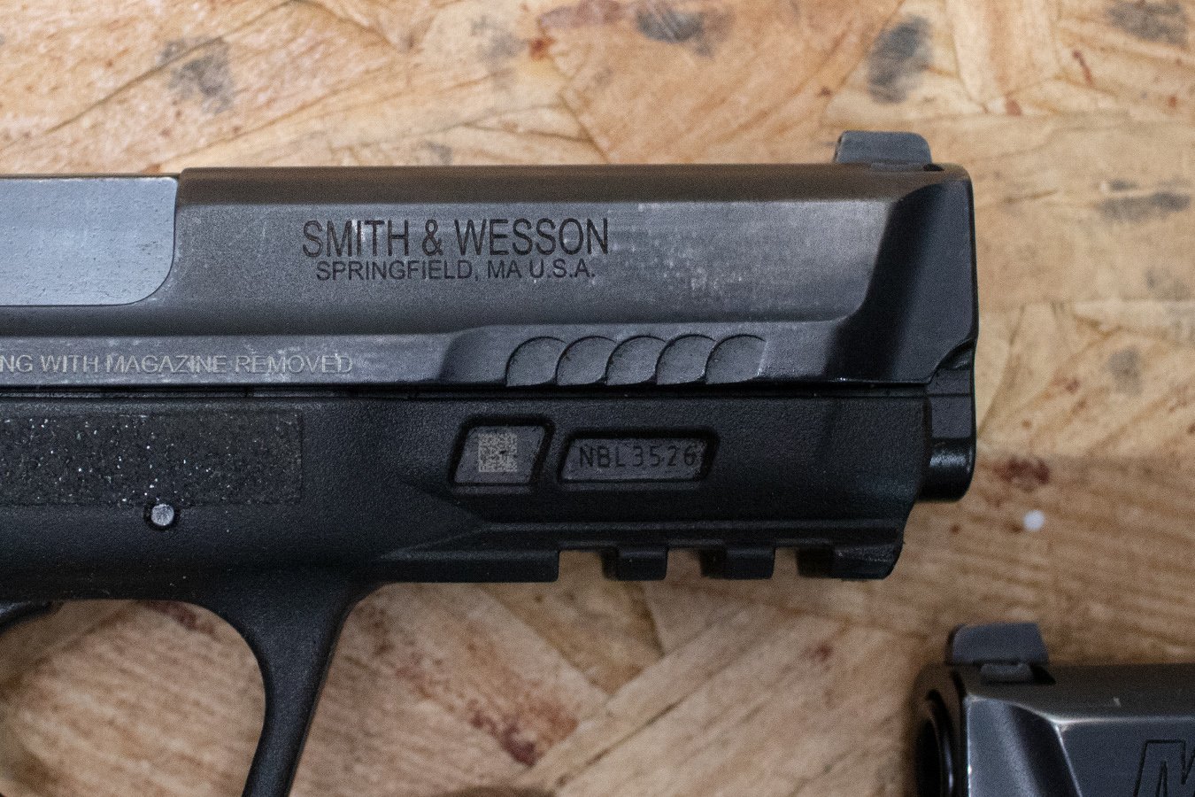 SMITH AND WESSON M&P40 M2.0 40 S&W Police Trade-In Pistols with Night Sights (Fair Condition)